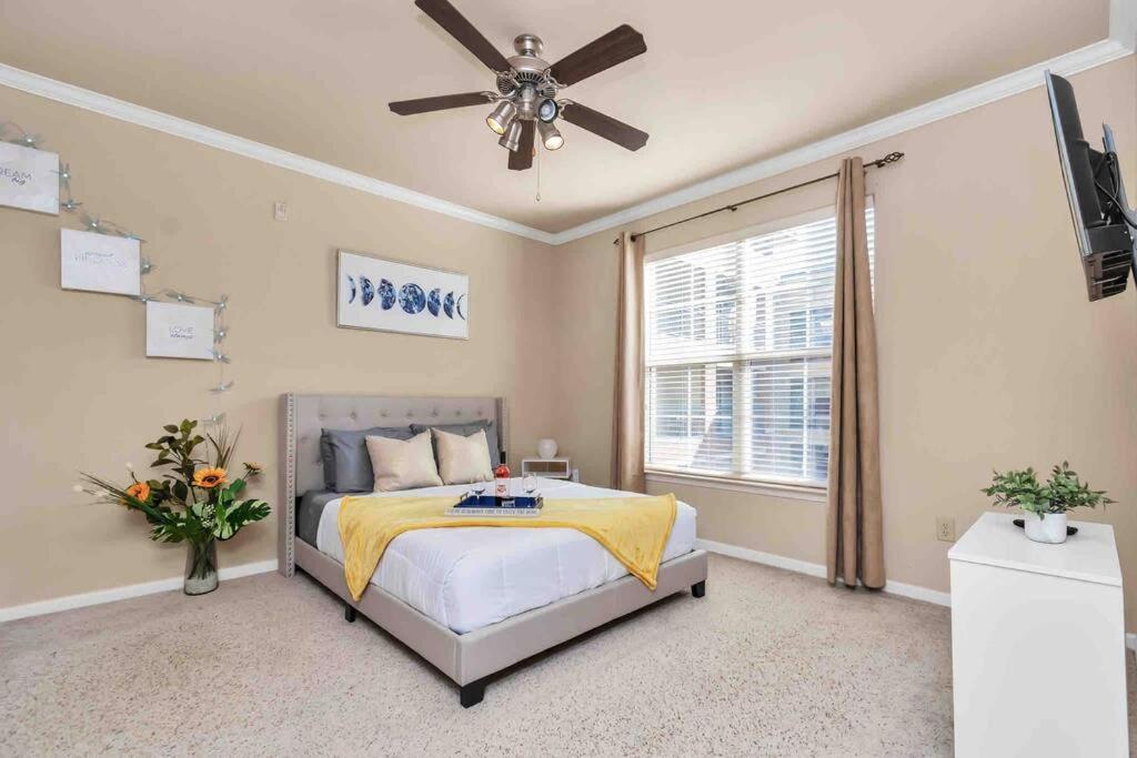 Modern Condo Near Texas Medical Center W Free Parking Houston Dış mekan fotoğraf