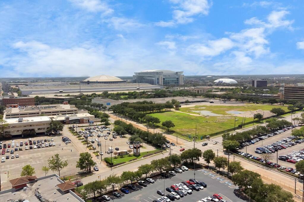 Modern Condo Near Texas Medical Center W Free Parking Houston Dış mekan fotoğraf